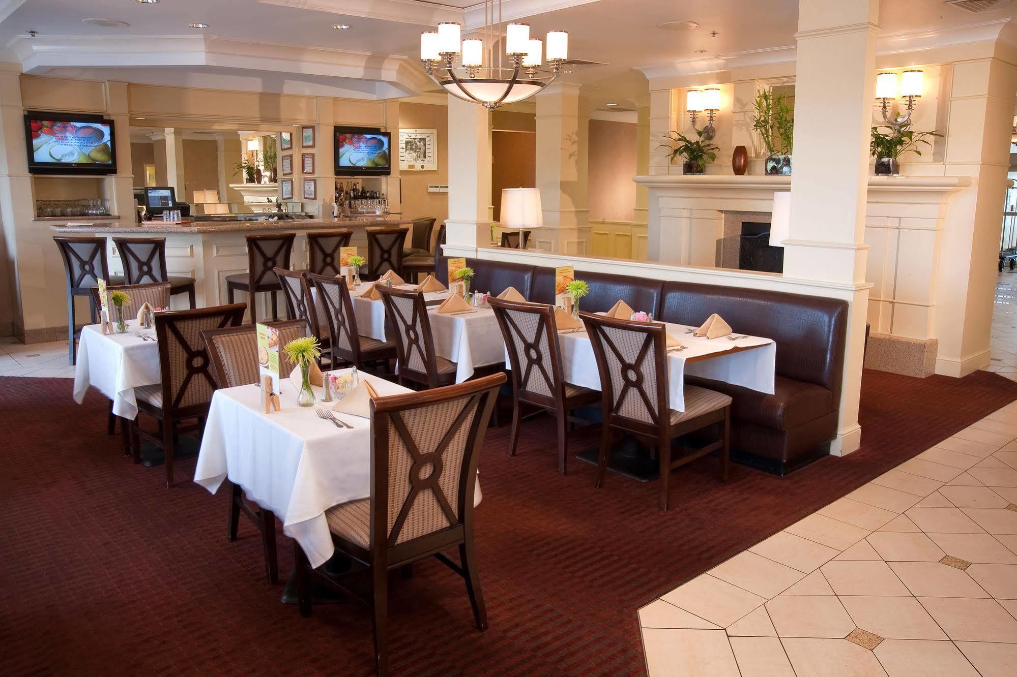 Four Points By Sheraton St. Louis - Fairview Heights Restaurant photo